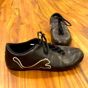 Puma black leather sneakers, women’s Sz 8.5